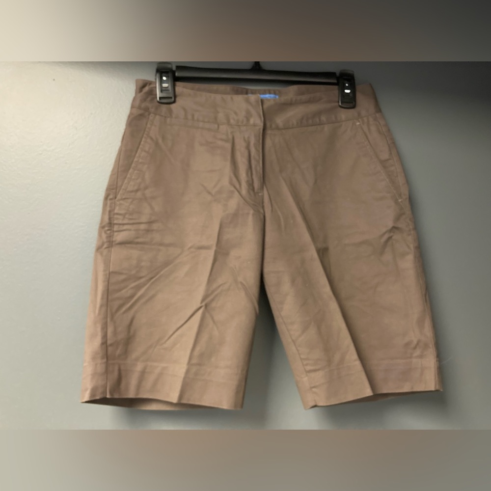 💛TODAY***$13***Simply Vera taupe cotton Bermuda shorts. 100% cotton blend.